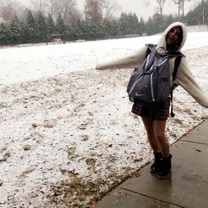 Meet your Posher, Caroline